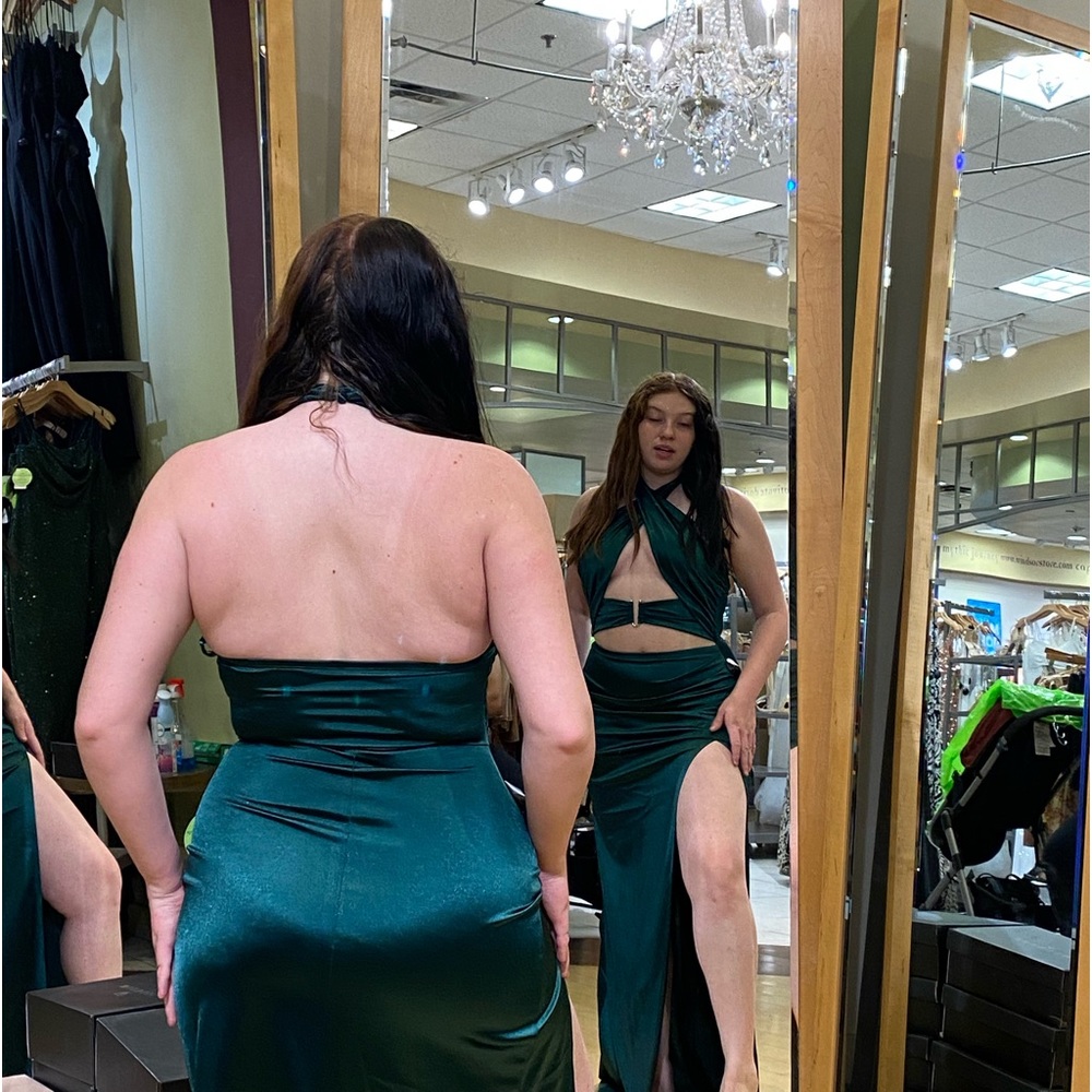 Long Green Right high slit prom dress worn once💚